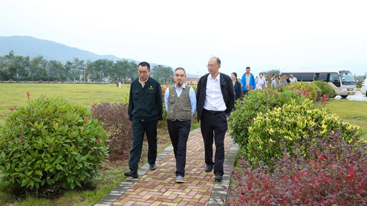 中國科學院院士張宏福和蘭州大學地質(zhì)科學與礦產(chǎn)資源學院院長孟興民教授一行蒞臨金徽股份考察調(diào)研