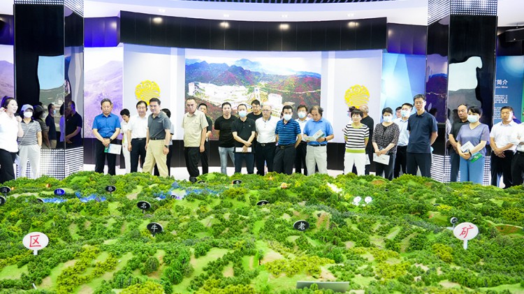 省委常委、統(tǒng)戰(zhàn)部部長(zhǎng)孫雪濤一行蒞臨金徽股份調(diào)研